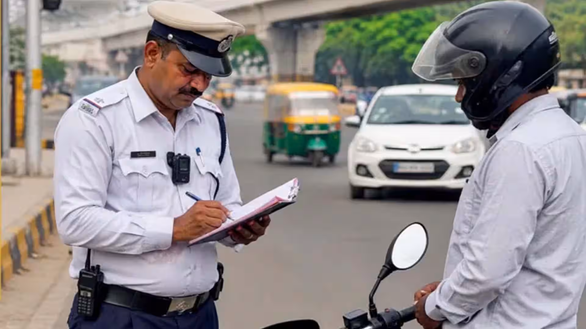हेल्मेटशिवाय सायकल चालवण्याबाबत काय नियम आहे?