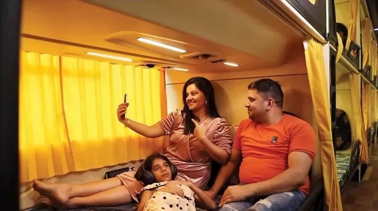 volvo 9600 भारतातील पहिली मिश्रित वापर सीटर स्लीपर बस.jpg