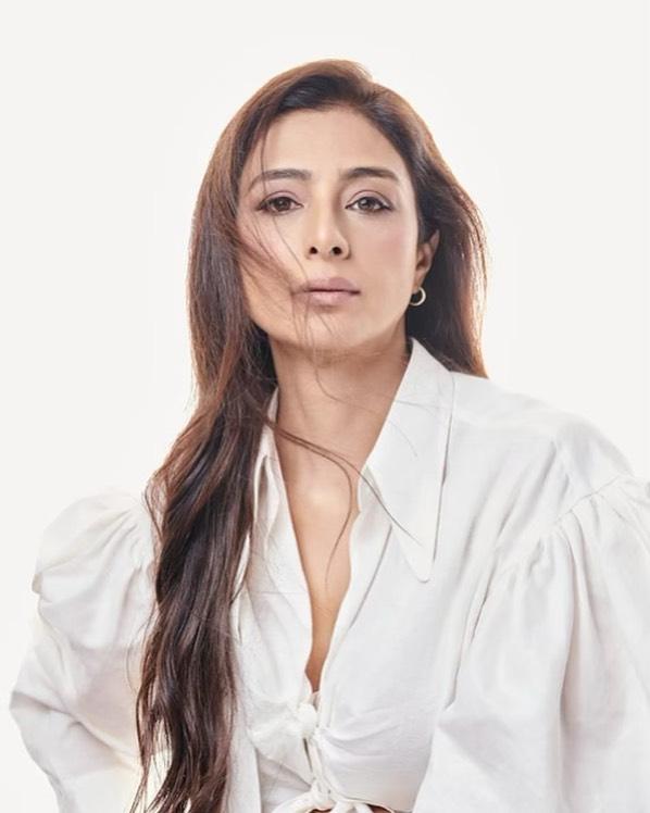 'अशी छायाचित्रे डिलीट केली जातात, पोस्ट केली जात नाहीत...' तब्बूचे असे फोटो व्हायरल झाल्यावर चाहते थक्क झाले, सल्ला दिला. नवीनतम मासिक फोटोशूटसाठी वापरकर्ते अभिनेत्री तब्बूला ट्रोल करतात चाहत्यांच्या प्रतिक्रिया आणि फोटो पहा - वनइंडिया हिंदी