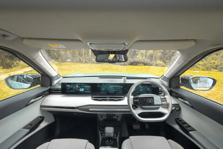 tata sierra.ev dashboard.jpg