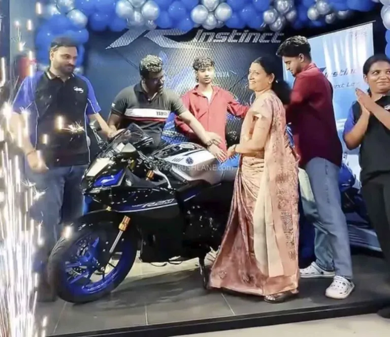 yamaha-r2-4.jpg