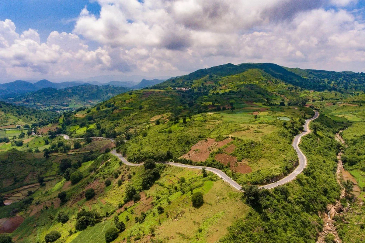 सणासुदीच्या सुट्टीसाठी निसर्गरम्य गाव गंतव्य