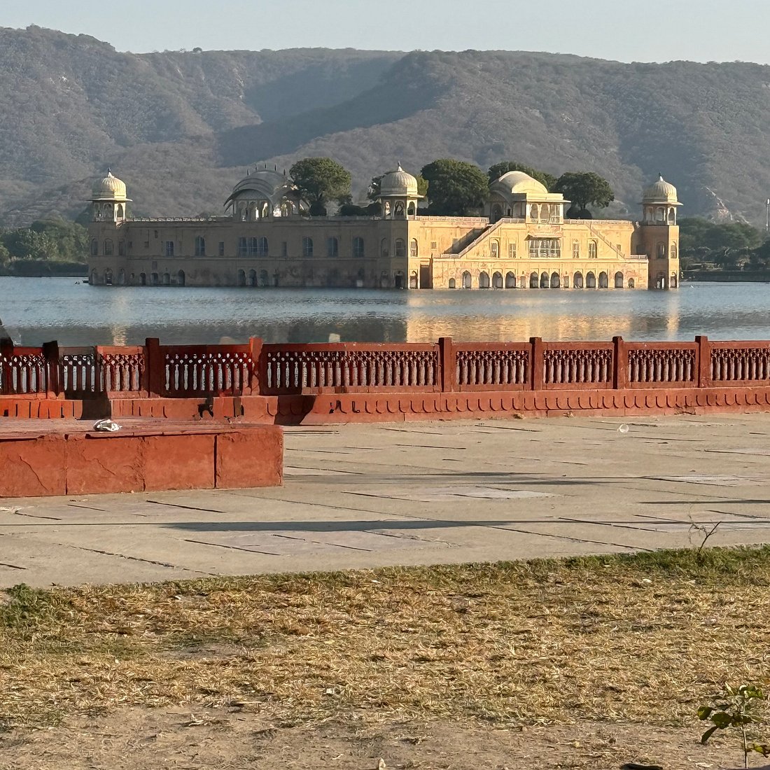 हिंदीमध्ये जलमहाल रहस्य
