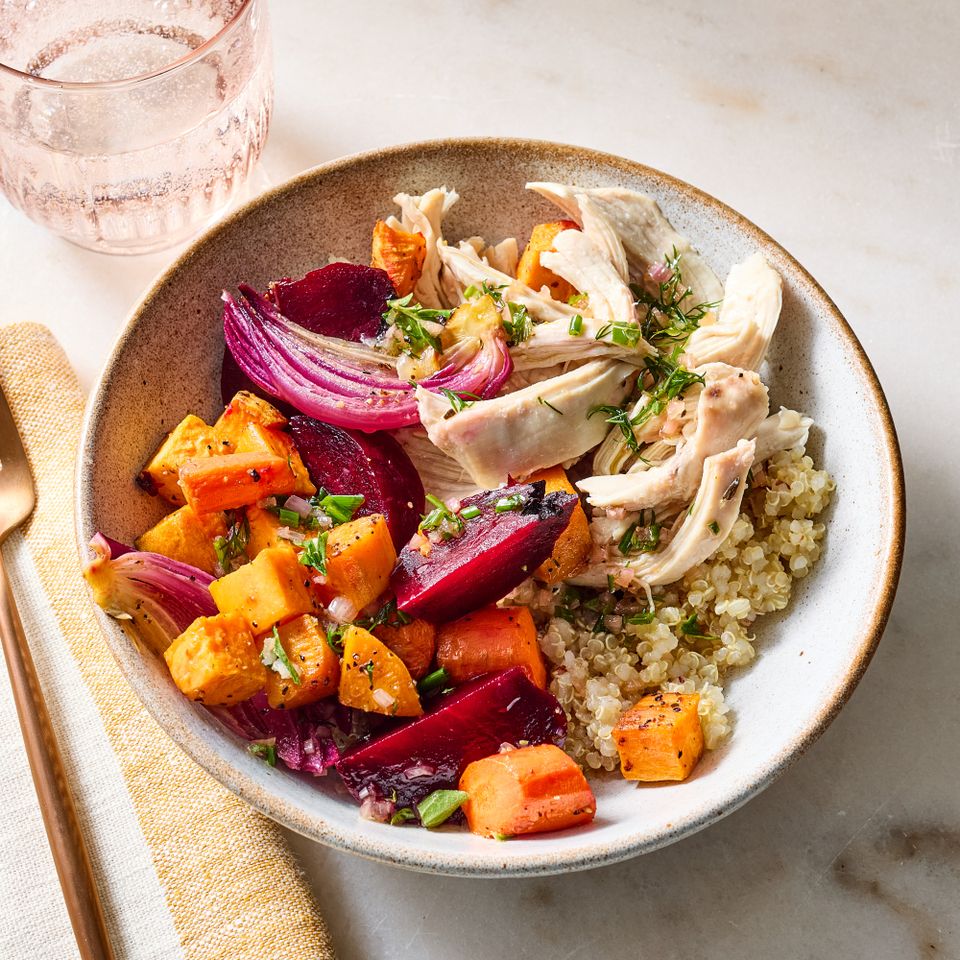 श्रेय: छायाचित्रकार: जेक स्टर्नक्विस्ट, फूड स्टायलिस्ट: होली ड्रेसमन, प्रॉप स्टायलिस्ट: गॅब्रिएल ग्रीको.