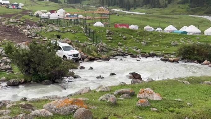 68 दिवस व्हिएतनाम ते युरोप पर्यंत कार चालवणे