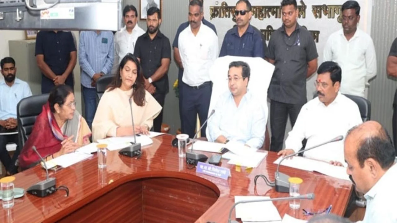 वाशिम न्यूज : मच्छीमारांना मदत करण्याचे मंत्री नितेश राणेंचे प्रतिपादन; दुष्काळाच्या पार्श्वभूमीवर घेतलेला आढावा