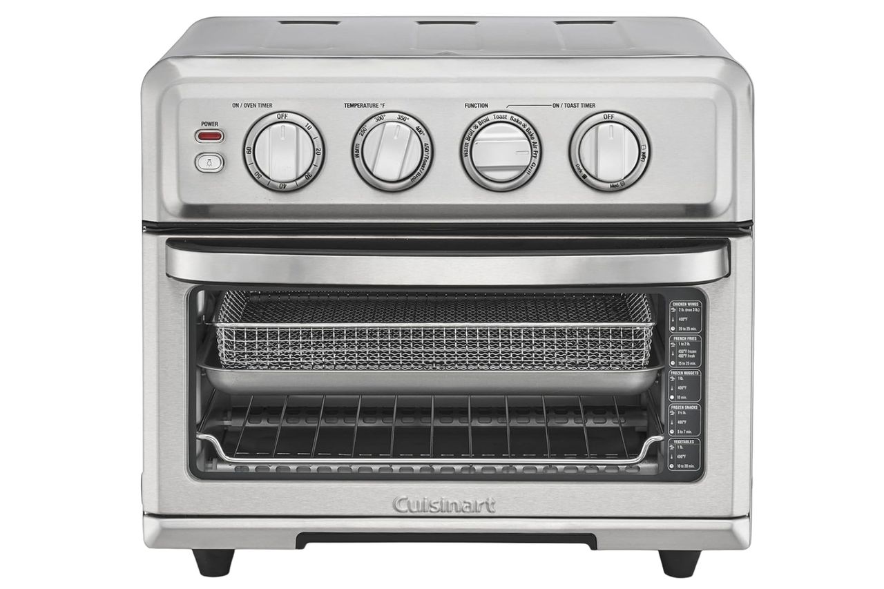 Cuisinart Air Fryer Toaster Oven, 1800W, 8-in-1 with Air Fry, Convection, Broil & Warm, 0.6 क्यूबिक फूट, 60-मिनिट टाइमर, TOA-70NAS, स्टेनलेस स्टील क्रेडिट: ऍमेझॉन