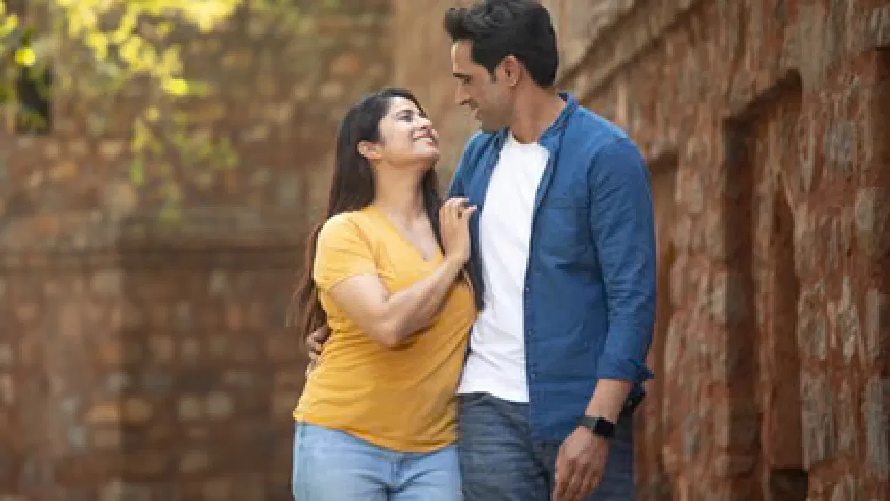 परिणामी, ते एकत्र वेळ घालवण्यास, फिरायला जाण्यास, सहलींचे नियोजन करण्यास आणि त्यांच्या नात्यात जवळीक वाढविण्यास अधिक इच्छुक असू शकतात. वयाच्या 40 नंतर, काही स्त्रिया त्यांच्या भावना आणि गरजा अधिक स्पष्टपणे समजू लागतात.