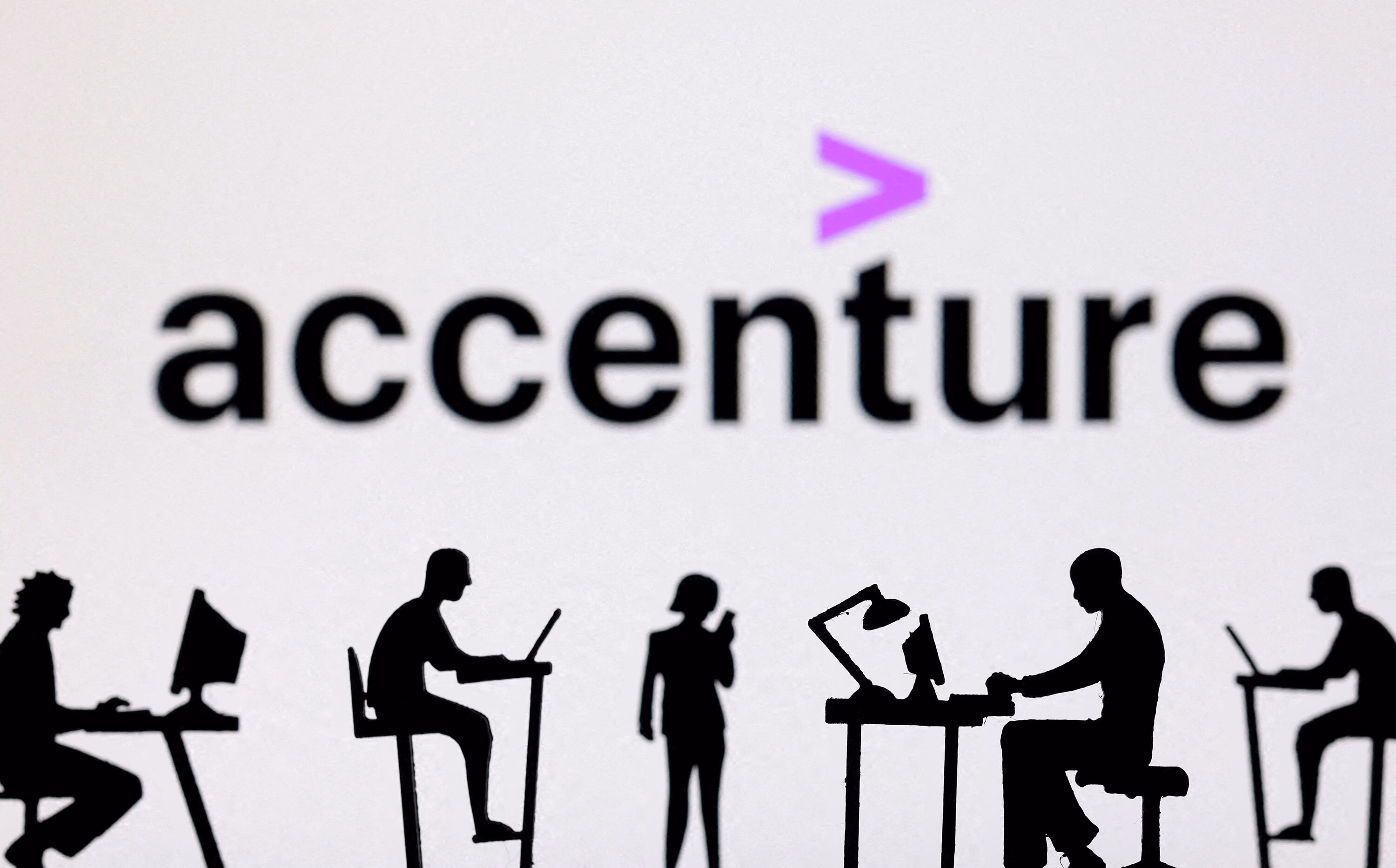 Accenture चे वजन $1.5 अब्ज ग्रेटर चायना ऑपरेशन्सची एआय शिफ्ट दरम्यान विक्री, JPMorgan ला पुनरावलोकनासाठी नियुक्त केले: अहवाल | कंपनी व्यवसाय बातम्या