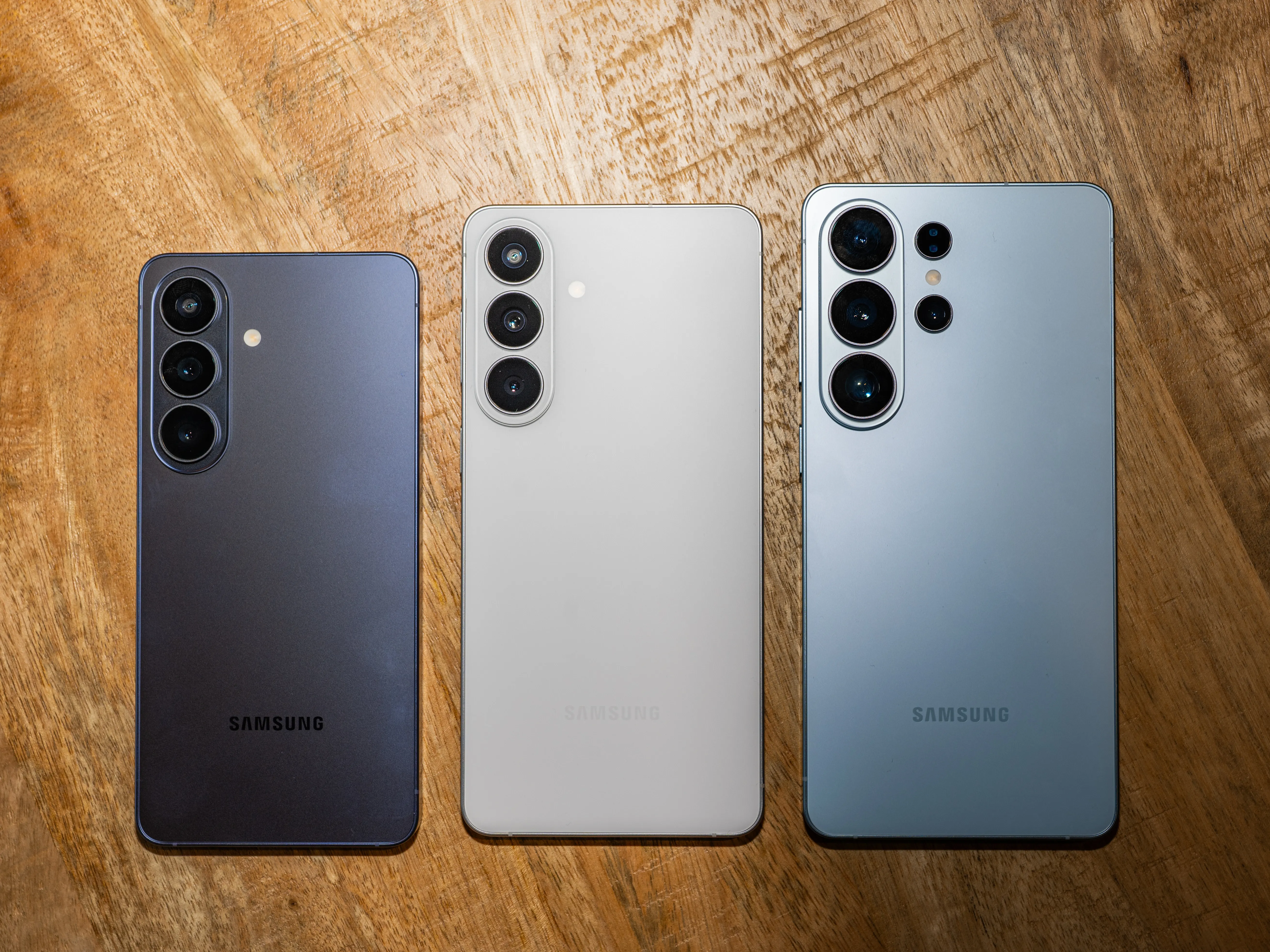 Samsung Galaxy S26, S26+, आणि S26 Ultra: चष्मा, वैशिष्ट्ये, किंमत, प्रकाशन तारीख | वायर्ड