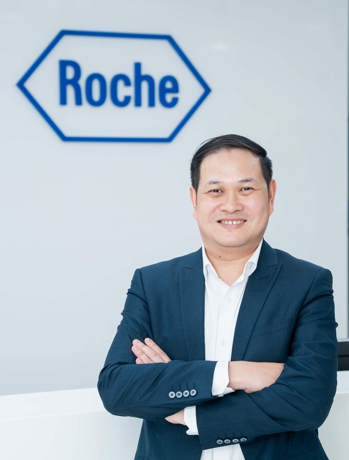 रिकी हे, Roche Vietnam Co., Ltd चे महाव्यवस्थापक. कंपनीचे फोटो सौजन्याने